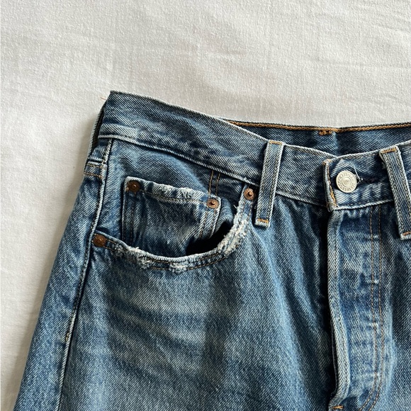 Levi’s 501 Jeans - Picture 6 of 8
